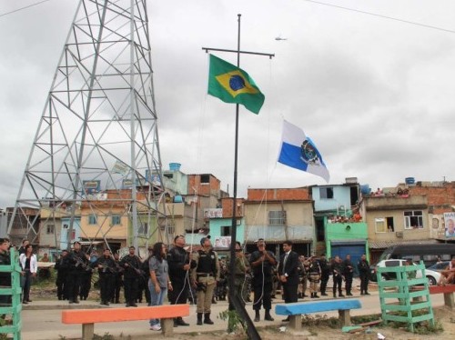 favela-rio-ocupacao-vladimir-platonow-abr-interna_1000x666