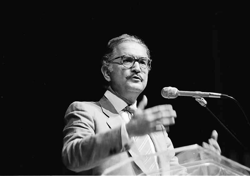 Author: MDCarchives http://en.wikipedia.org/wiki/File:Carlos_Fuentes,_1987.jpg