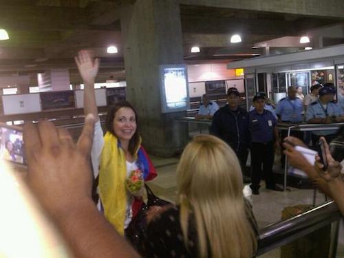 22 March 2014
Machado arrives in Venezuela
From Twitter user @Vzla_Reporte