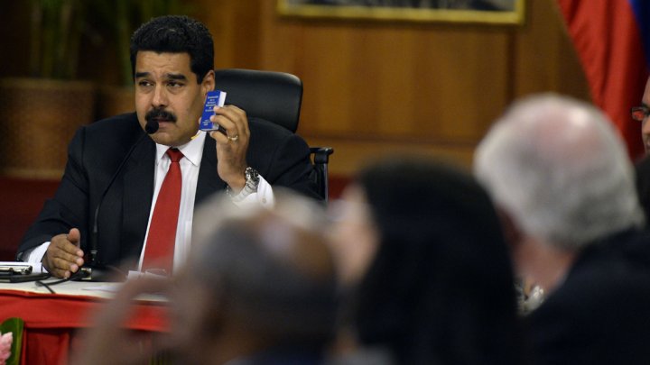 Maduro opens the negotiations in Miraflores last week.