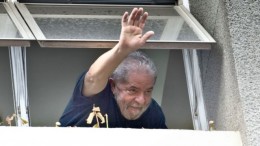 Police have detained ex-President Lula da Silva amid the mega-fraud investigation involving the national oil company Petrobras. (c) BBC World News