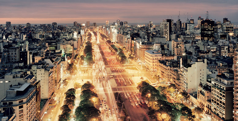 Simon Kuznets summarizes “You will find four types of countries in the world: developed, undeveloped, and then there are Argentina and Japan.” Photo (c) Mente Argentina 2017